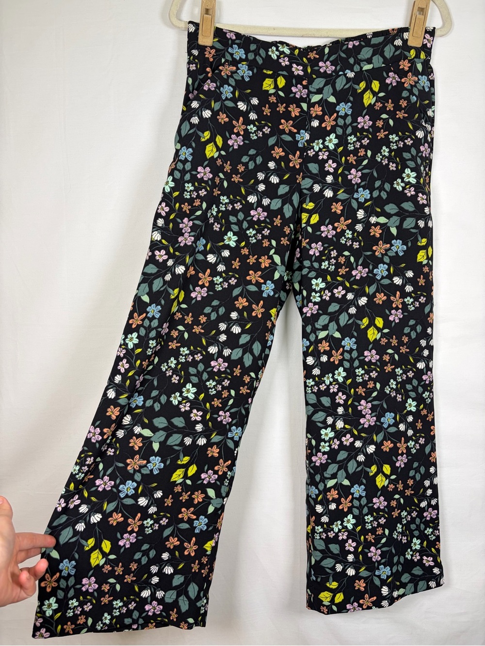 LOFT Women’s Wide Leg Black Colorful Boho Fun Floral Pull-On Pants Small Office